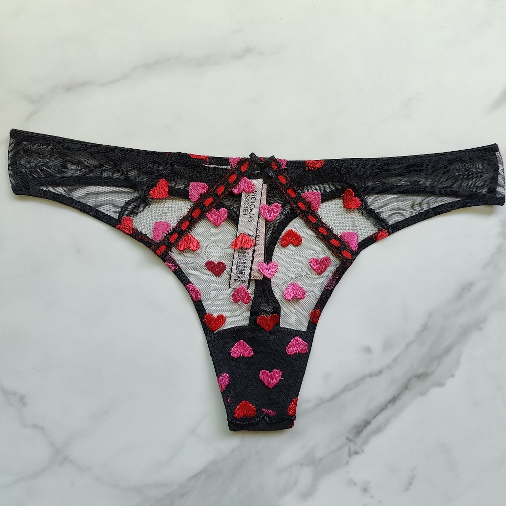 NWT VICTORIA'S SECRET DREAM ANGELS HEART EMBROIDERY THONG PANTY IN SIZE EXTRA LA